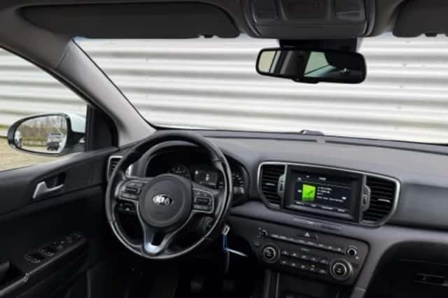 Kia Sportage (2016) thumbnail 3