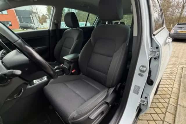 Kia Sportage (2016) thumbnail 4