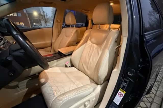 Lexus RX (2011) thumbnail 4
