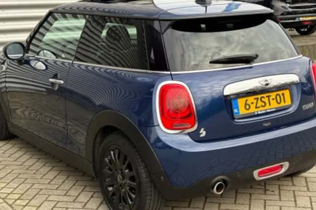 MINI Cooper (2015) thumbnail 2