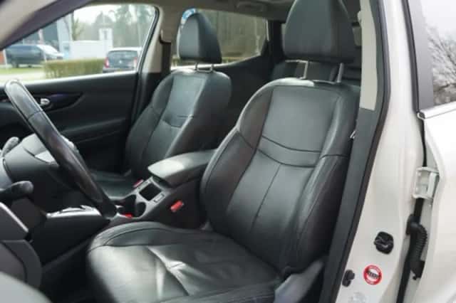 Nissan Qashqai (2015) thumbnail 3