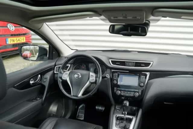 Nissan Qashqai (2015) thumbnail 4