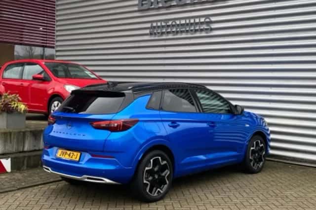 Opel Grandland (2022) thumbnail 2