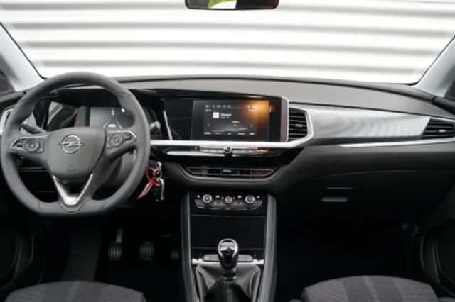 Opel Grandland (2024) thumbnail 3