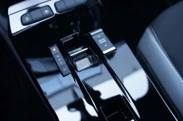 Opel Mokka (2024) thumbnail 5