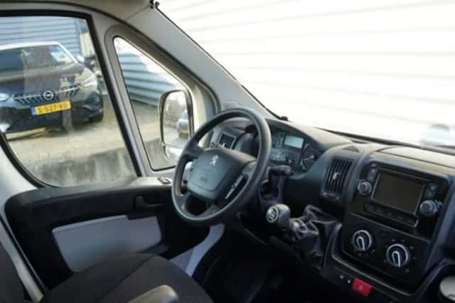 Peugeot Boxer (2016) thumbnail 4