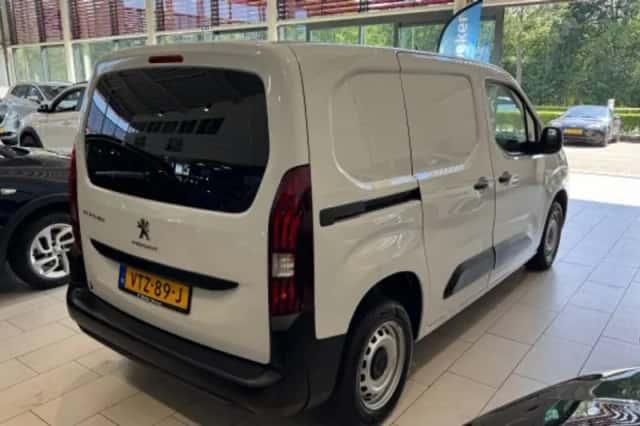 Peugeot Partner (2023) thumbnail 2