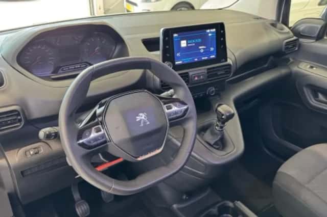Peugeot Partner (2023) thumbnail 3