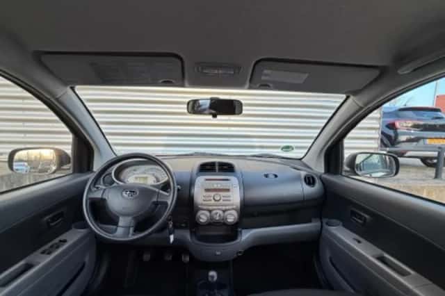 Subaru JUSTY (2011) thumbnail 3