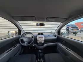 Subaru JUSTY (2011) thumbnail 3