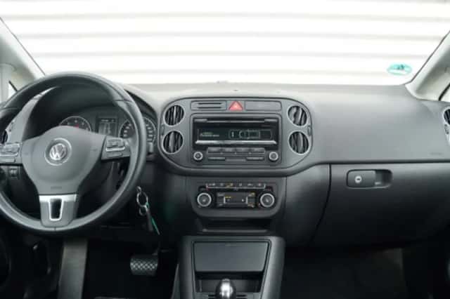 Volkswagen Golf (2012) thumbnail 4