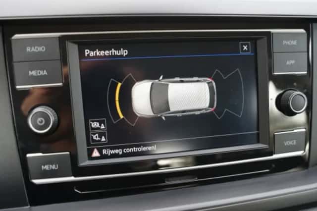 Volkswagen Polo (2022) thumbnail 4