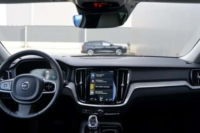 Volvo V60 (2020) thumbnail 4