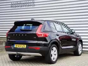 Volvo XC40 (2020) thumbnail 2