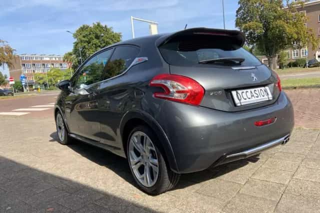 Peugeot 208 (2013) thumbnail 4
