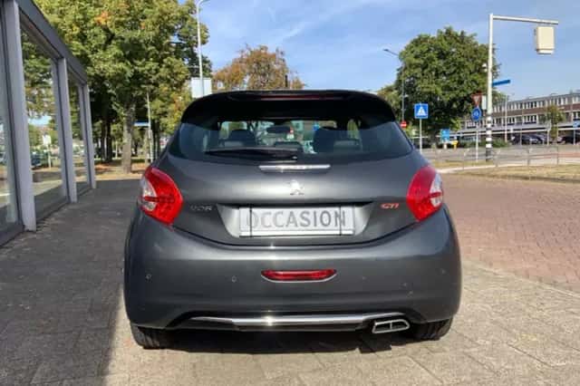 Peugeot 208 (2013) thumbnail 5
