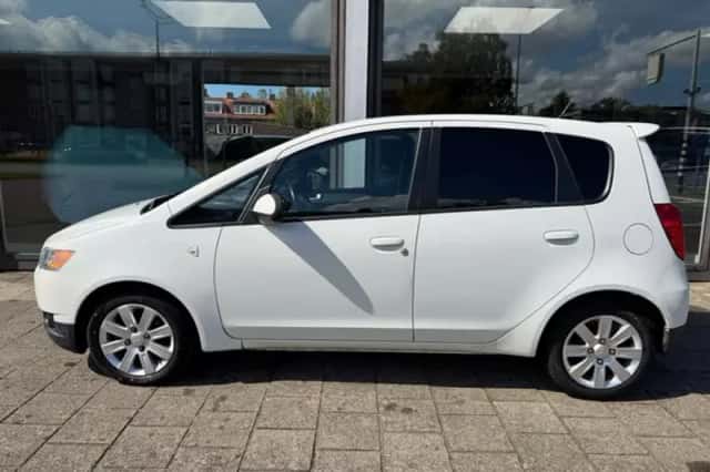 Mitsubishi Colt (2009) thumbnail 3