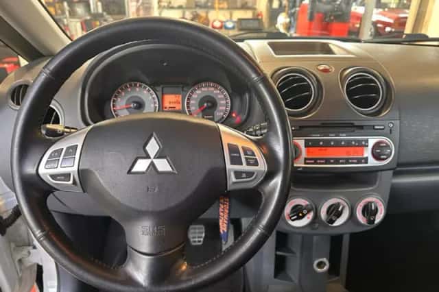Mitsubishi Colt (2009) thumbnail 6