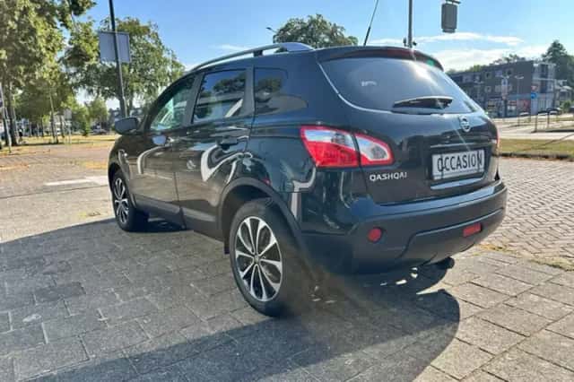 Nissan Qashqai (2012) thumbnail 3
