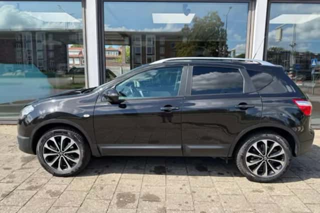 Nissan Qashqai (2012) thumbnail 3
