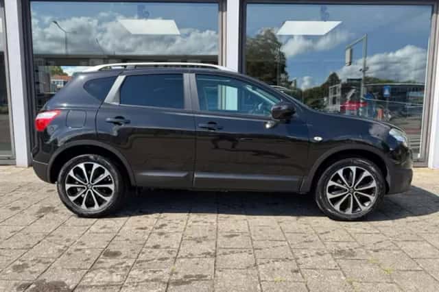 Nissan Qashqai (2012) thumbnail 4