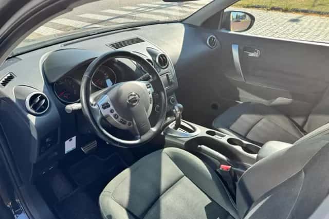 Nissan Qashqai (2012) thumbnail 5