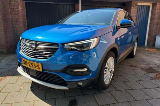 Opel Grandland X (2018) thumbnail 2