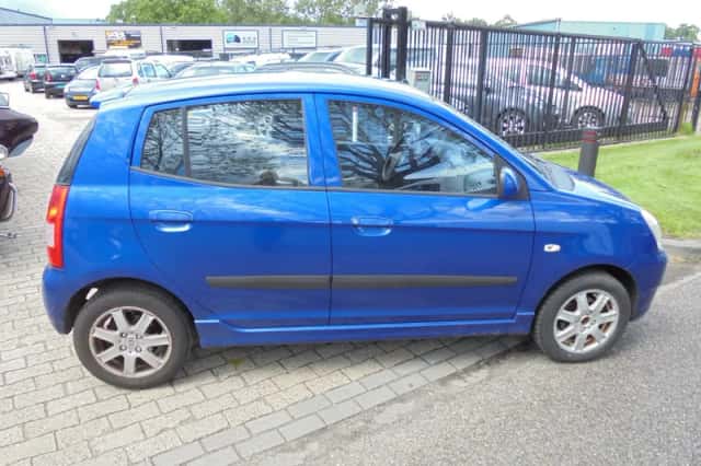 Kia Picanto (2005) thumbnail 3