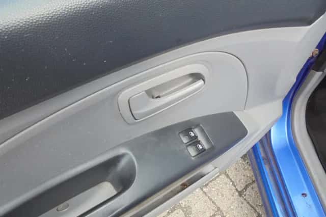 Kia Picanto (2005) thumbnail 5