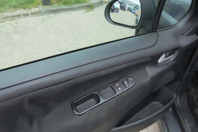 Peugeot 207 (2012) thumbnail 5