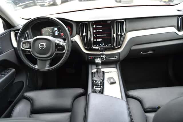 Volvo XC60 (2018) thumbnail 4