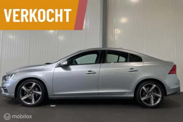 Volvo S60 (2013) thumbnail 3