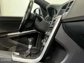 Volvo S60 (2013) thumbnail 24