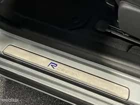 Volvo S60 (2013) thumbnail 30