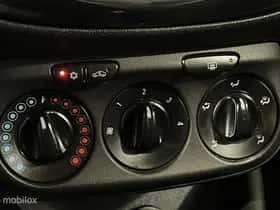Opel Corsa (2017) thumbnail 18