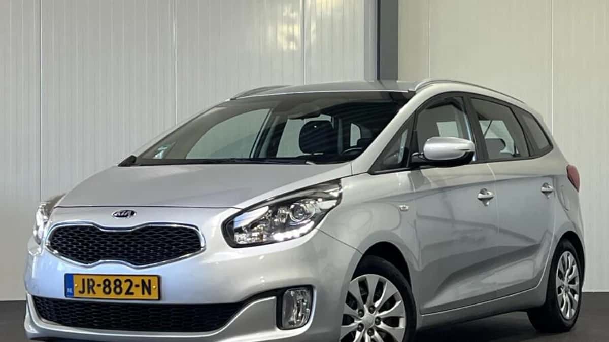 Kia Carens (2016) — foto 1