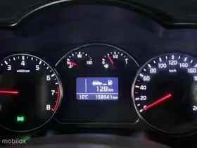 Kia Carens (2016) thumbnail 17