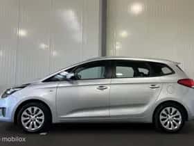 Kia Carens (2016) thumbnail 3