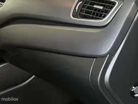 Kia Carens (2016) thumbnail 24