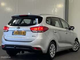 Kia Carens (2016) thumbnail 6