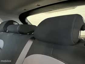 Hyundai Kona (2018) thumbnail 11