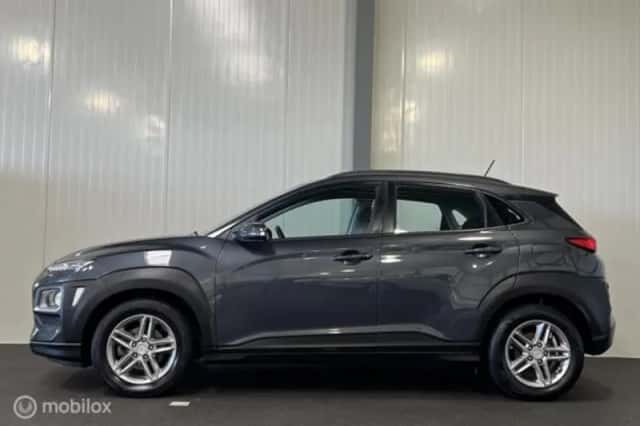 Hyundai Kona (2018) thumbnail 3