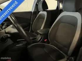 Hyundai Kona (2018) thumbnail 8