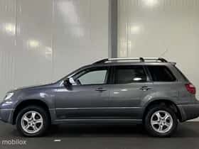 Mitsubishi Outlander (2007) thumbnail 3
