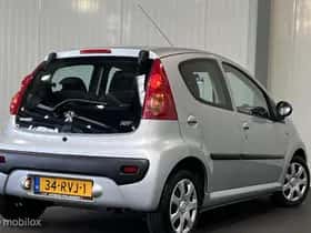 Peugeot 107 (2011) thumbnail 6