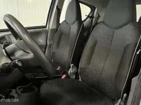 Peugeot 107 (2011) thumbnail 8