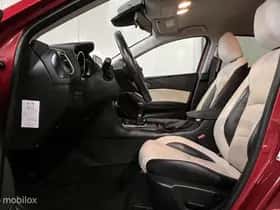 Mazda 3 (2015) thumbnail 33