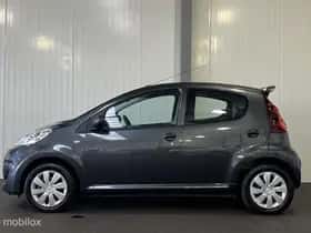 Peugeot 107 (2012) thumbnail 3