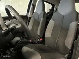 Peugeot 107 (2012) thumbnail 8