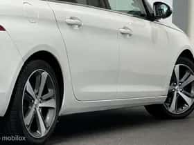 Peugeot 308 (2016) thumbnail 27